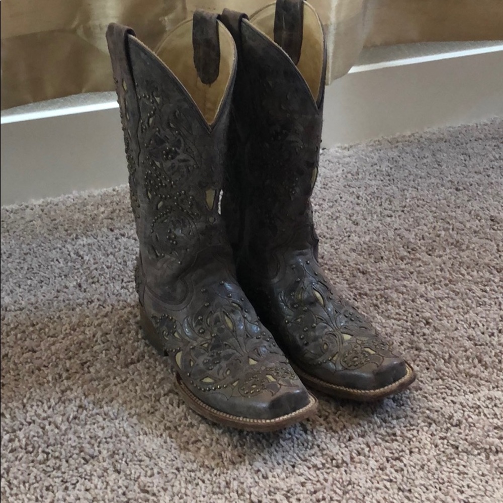 Corral Black and Brown Heeled Boots